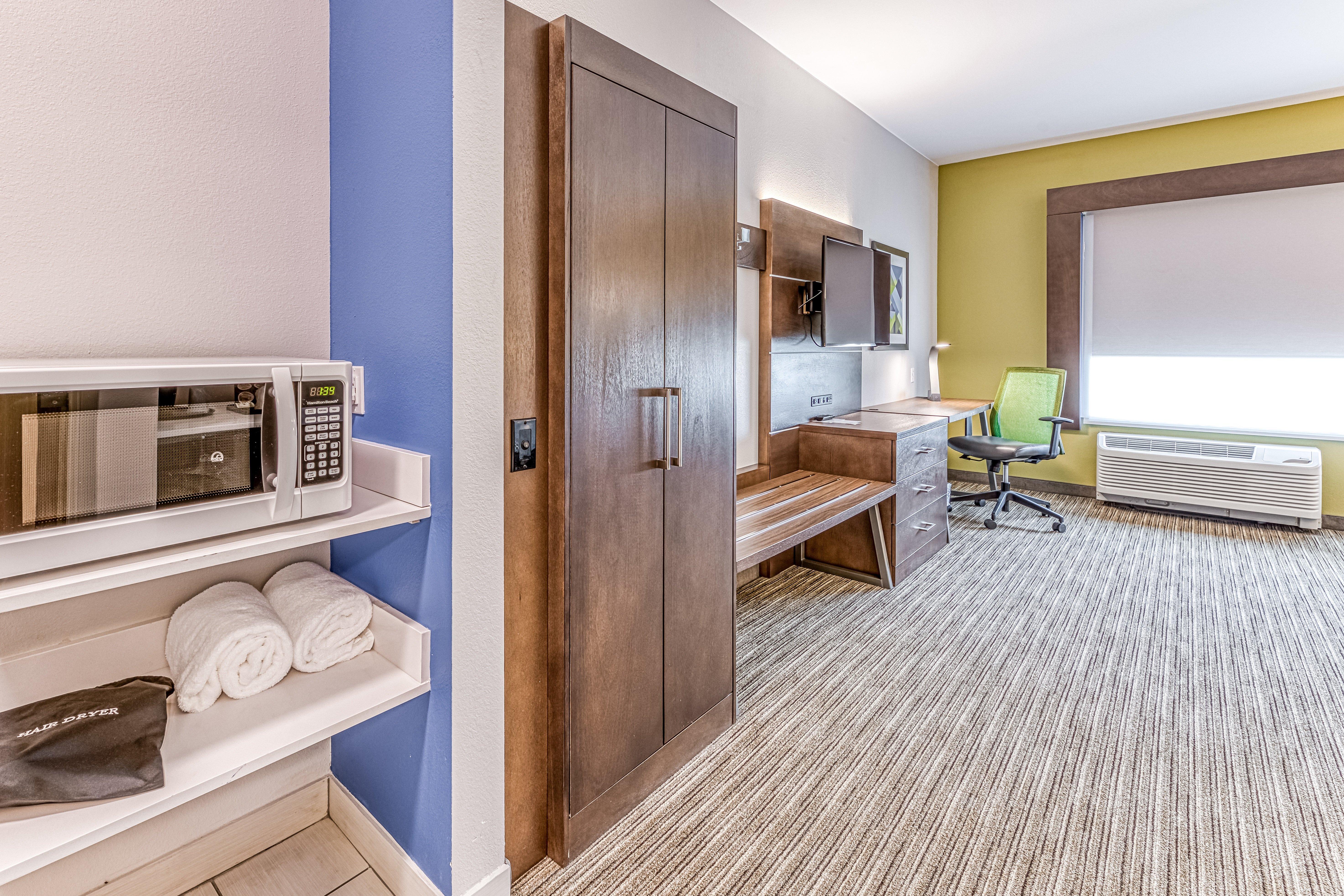 Holiday Inn Express & Suites - Rantoul By Ihg Exterior foto