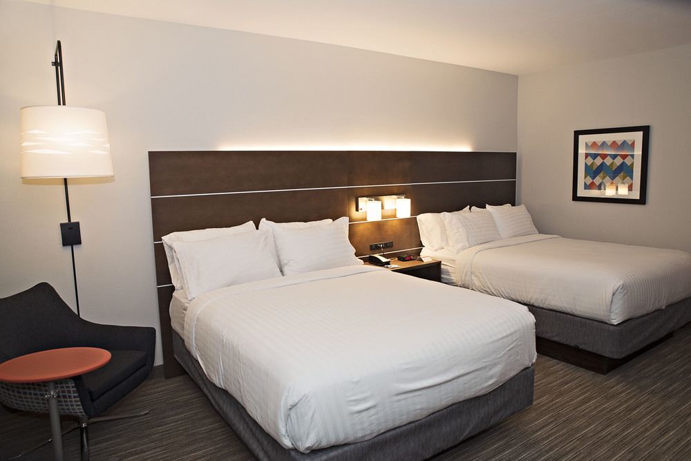 Holiday Inn Express & Suites - Rantoul By Ihg Exterior foto